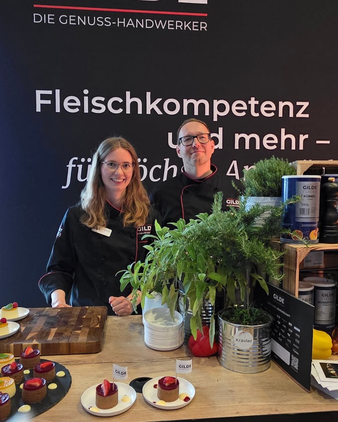 Annalena Nitsche und Robert Schriewer aus Oldenburg (Bremen) auf der HGK-Generalversammlung 2026